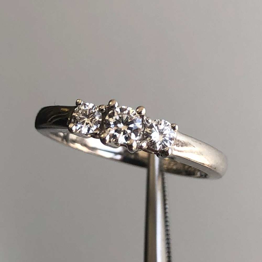 Diamond Ring - Picture 1 of 6